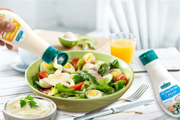 Món salad xốt mayonnaise hoặc xốt phô mai đậm đà vị Âu là tiêu biểu cho chế độ ăn uống lành mạnh, tiết kiệm thời gian, được nhiều người Việt ưa chuộng