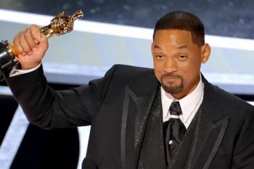 Thành viên Viện Hàn lâm yêu cầu Will Smith trả lại tượng vàng Oscar