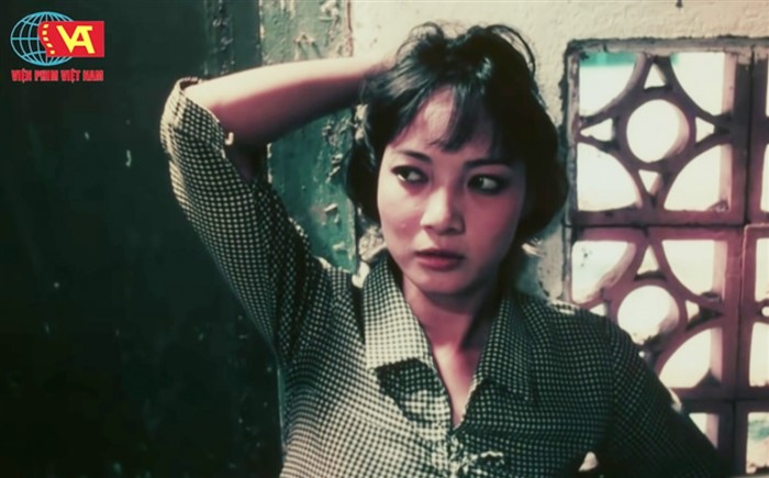Hình ảnh trong phim "Dòng sông hoa trắng" trên kênh của Viện phim Việt Nam. Chụp màn hình