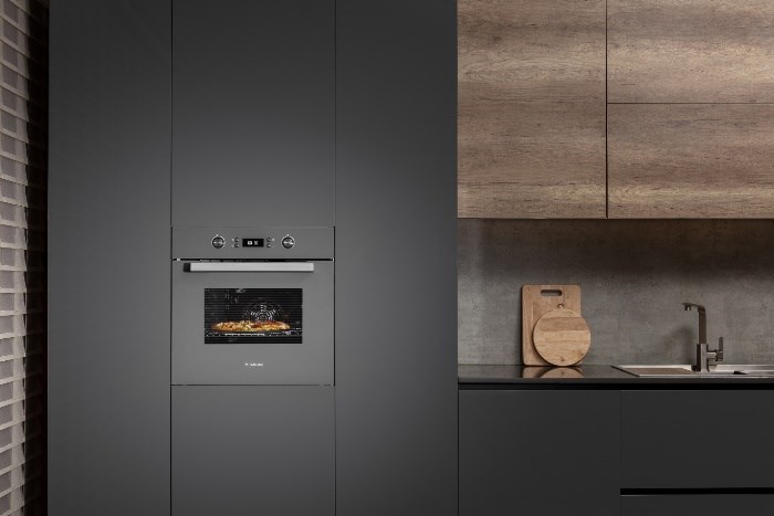 Malloca giới thiệu hàng loạt sản phẩm mới và giải pháp nhà bếp năm 2020, đáng chú ý trong đó là bộ sưu tập thiết bị bếp đồng bộ với gam màu xám.