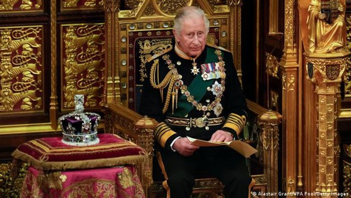 Vua Charles III nối ngôi Nữ hoàng Elizabeth II