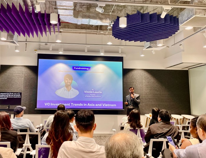 Ông Vinnie Lauria - Founder của Golden Gate Ventures, một trong những quỹ đầu tư mạo hiểm hàng đầu Đông Nam Á trình bày bài phân tích về thực trạng thị trường vốn 