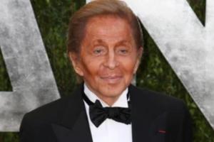 Thương tiếc nhà thiết kế huyền thoại Valentino