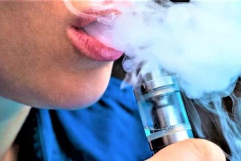 Hút thuốc lá điện tử có thể bị phạt 3-5 triệu đồng