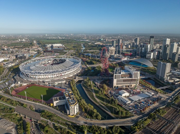 Sân vận động Olympic Park định hình đô thị và nâng tầm giá trị bất động sản phía Đông London. Ảnh: Wikipedia.