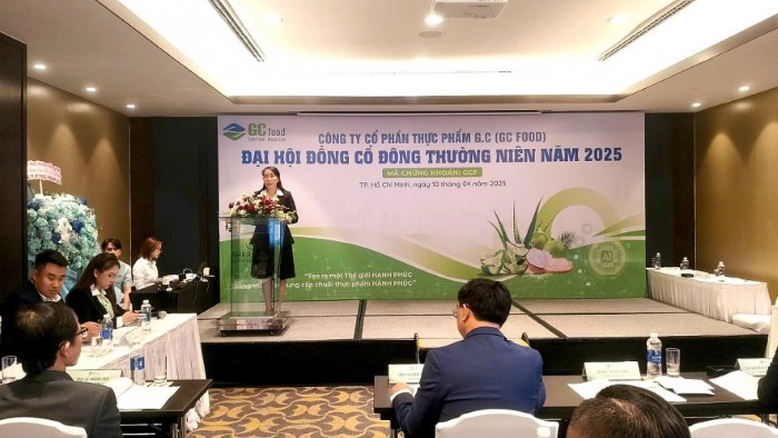 Bà Bùi Thị Mai Hiên – Tổng Giám đốc GC Food báo cáo tại đại hội