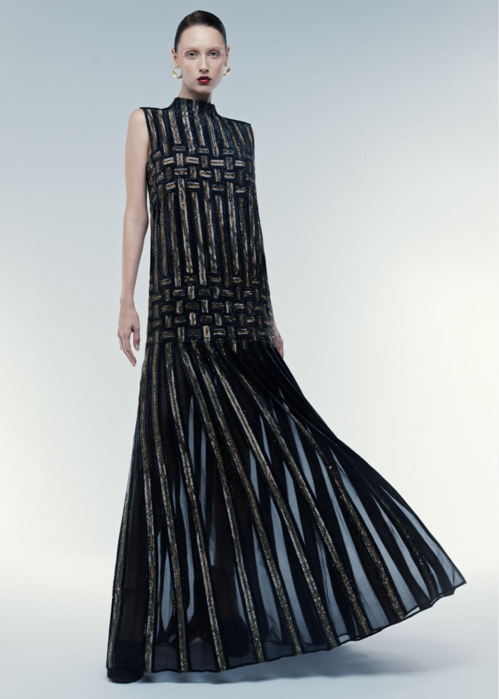 Thiết kế eveningwear kết hợp giữa kĩ thuật đan nong mốt và đính kết thuộc look #22 của BST Thu Đông 2025.