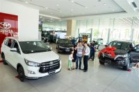 Thị trường ô tô tăng trưởng bất chấp thiếu hụt xe,