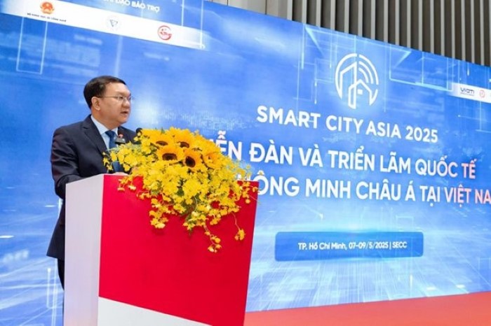 Ông Lâm Đình Thắng - Giám đốc Sở Khoa học và Công nghệ TP.HCM phát biểu tại buổi lễ khai mạc