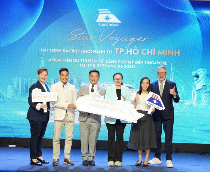 Ban tổ chức trao 3 giải bốc thăm trúng thưởng cho các vị khách mời may mắn ngay tại buổi lễ ra mắt ở Việt Nam, mỗi giải là 2 suất trải nghiệm chuyến du thuyền đẳng cấp quốc tế miễn phí