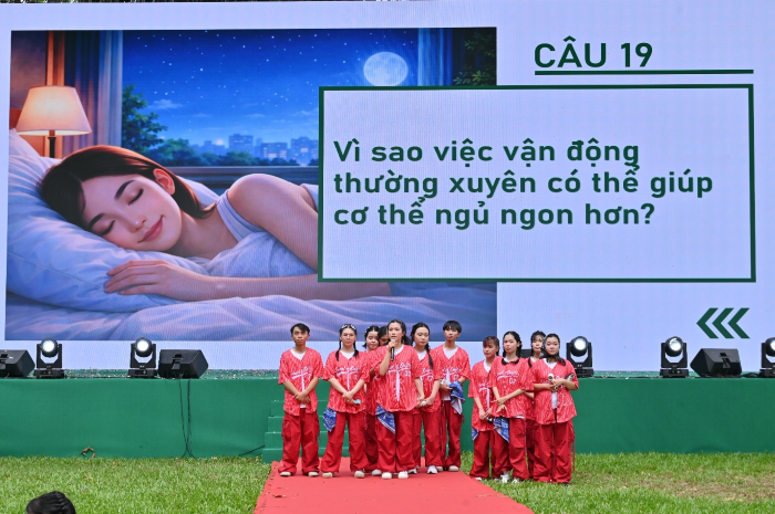 Vòng thi trả lời câu hỏi thu hút quan tâm người xem bổ sung thêm nhiều kiến thức bỗ ích.