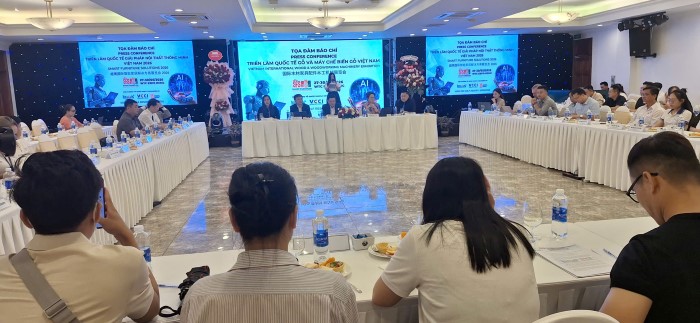 Rất đông các khách mời là doanh nghiệp trong ngành Gỗ cùng các phóng viên báo chí đã tham dự sự kiện