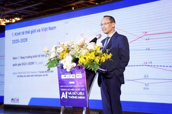 TS Cấn Văn Lực Chuyên gia Kinh tế trưởng BIDV Thành viên Hội đồng tư vấn Chính sách của Thủ tướng Chính phủ