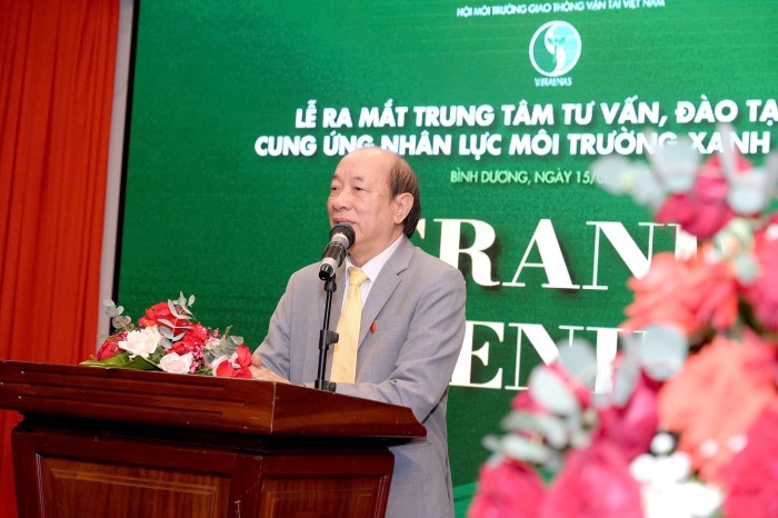 Luật sư Trần Văn Thuyết - Chủ Tịch Hội Môi Trường Giao Thông Vận Tải Việt Nam * Phát biểu khai mạc