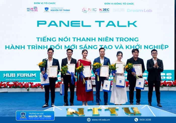 Panel Talk “Tiếng nói thanh niên trong hành trình đổi mới sáng tạo và khởi nghiệp”