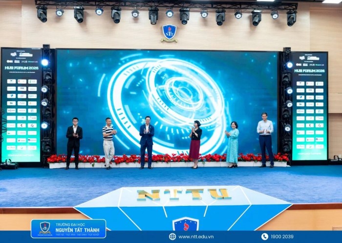 Lễ Kick-off iHub Ventures tại HUB FORUM 2026