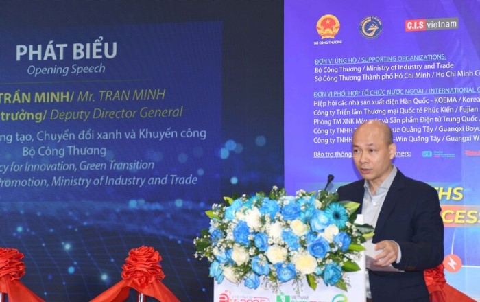 Ông Trần Minh, Phó Cục trưởng Cục Đổi mới sáng tạo, Chuyển đổi xanh và Khuyến công (Bộ Công Thương) phát biểu khai mạc Triển lãm