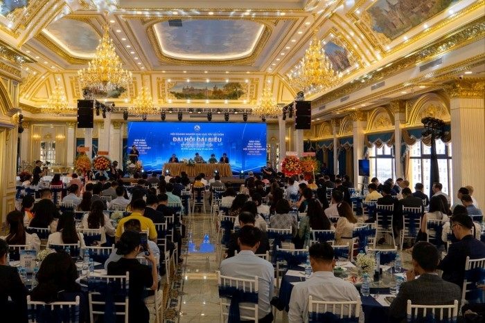 Rất đông các khách mời và phóng viên báo chí đã tới tham dự Đại hội Đại biểu lần thứ I, nhiệm kỳ 2025 – 2030 của Hội Doanh nghiệp khu vực Tây Sài Gòn