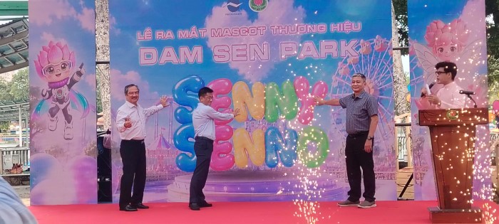 Công viên văn hóa Đầm Sen chính thức ra mắt hai linh vật Senny và Senno 