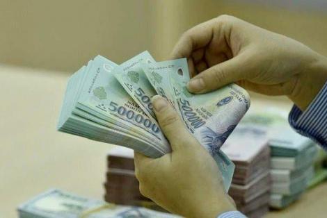 Lãi suất liên ngân hàng giảm mạnh, NHNN bơm ròng hơn 5.600 tỷ đồng