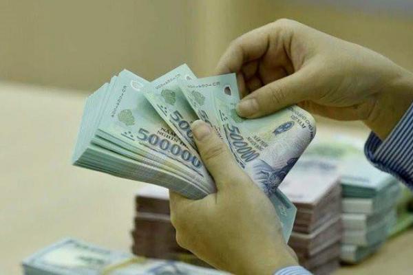 Lãi suất liên ngân hàng giảm mạnh, NHNN bơm ròng hơn 5.600 tỷ đồng