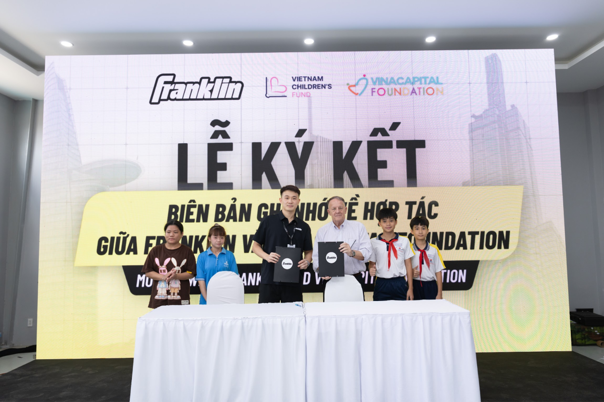 Đại diện Franklin và VinaCapital Foundation tại lễ ký kết MoU