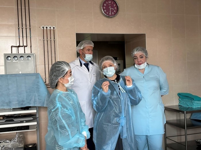 CEO Lê Thuý Nga, Chủ tịch Trung tâm Y học HelenCare giới thiệu mô hình và hoạt động của trung tâm với AIM Global Foundation