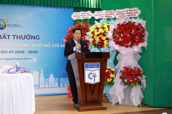 Ông Phan Thanh Lâm - Chủ tịch Hiệp hội Năng lượng tái tạo TP. Hồ Chí Minh phát biểu tại Đại hội