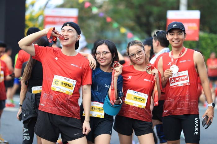 Các runners cosplay nhiều trang phục khi tham gia giải đấu 
